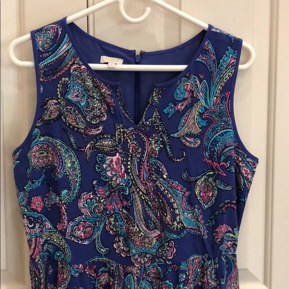 Long, summer dress. Paisley print.